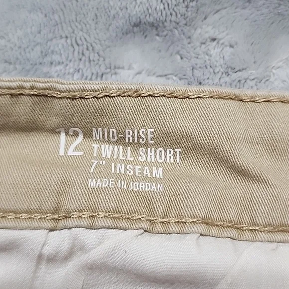 A.n.a size 12 mid rise khaki shorts - Picture 3 of 4